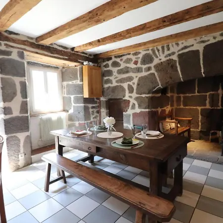 Maison De Caractere Au Calme, 2 Chambres, Terrasse Et Jardin, Proche Rando Et - - Fr-1-742-240