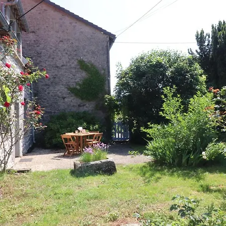 Maison De Caractere Au Calme, 2 Chambres, Terrasse Et Jardin, Proche Rando Et - - Fr-1-742-240